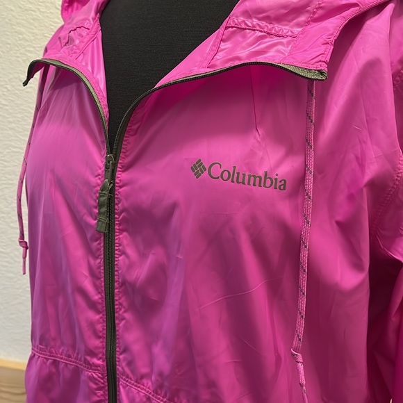 Columbia light weight wind breaker 💗 - Picture 2 of 5